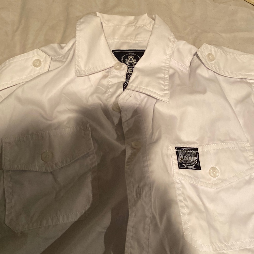Men’s white collared button up